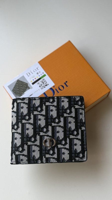 جزدان - DIOR الشبابي / شامل علبة الشركة